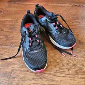 NWOT Sketchers GoRun Consistent Air Cooled Goga Mat Sneakers